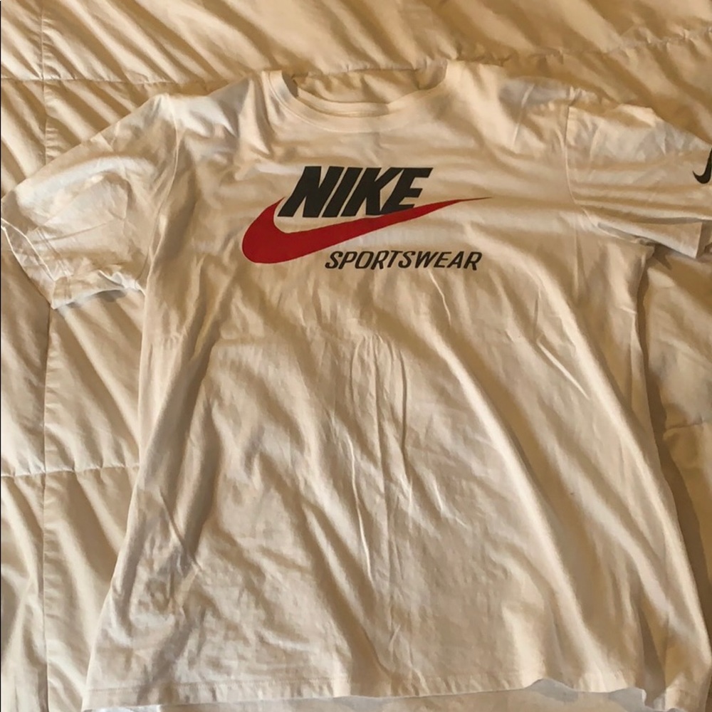 Nike tee